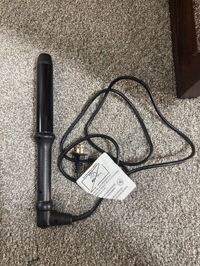 Black Curling Wand with Swivel Cord